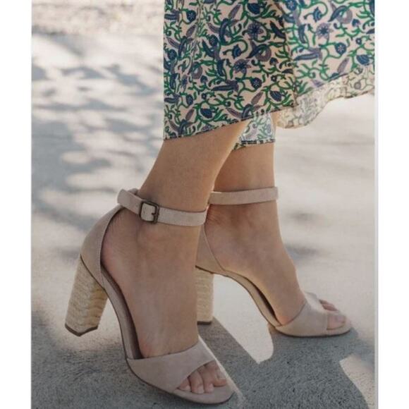 💎✨CLEARANCE SALE✨SOLUDOS TALL CAPRI HEELS - Picture 1 of 5